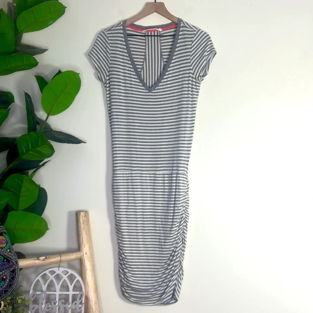 Athleta Topanga Dress Short Sleeve Grey and White Stiped Ruched Detail Dress - Picture 2 of 8